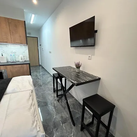 33 Modern Apartment